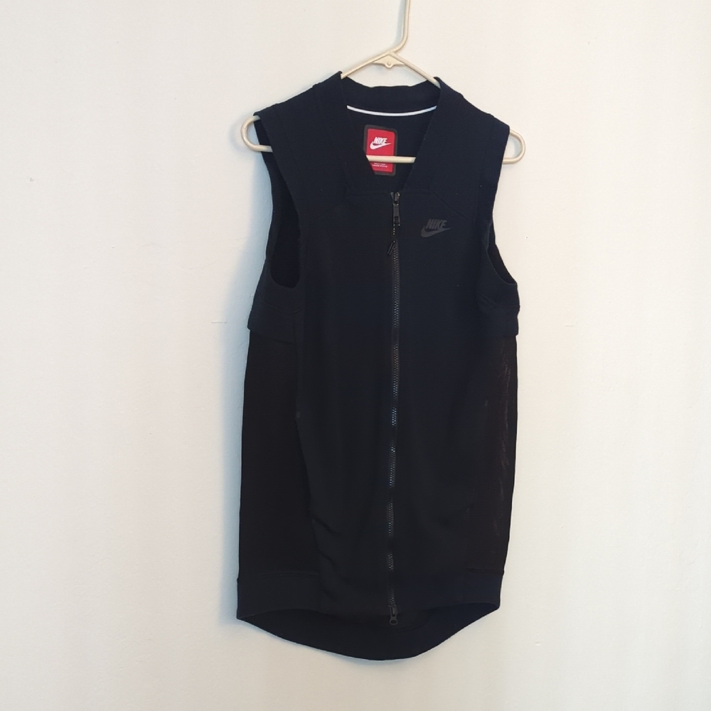 Nike Black Sleeveless Vest with Zip